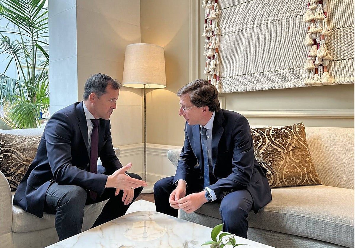 Carlos Velázquez, reunido con el alcalde de Madrid