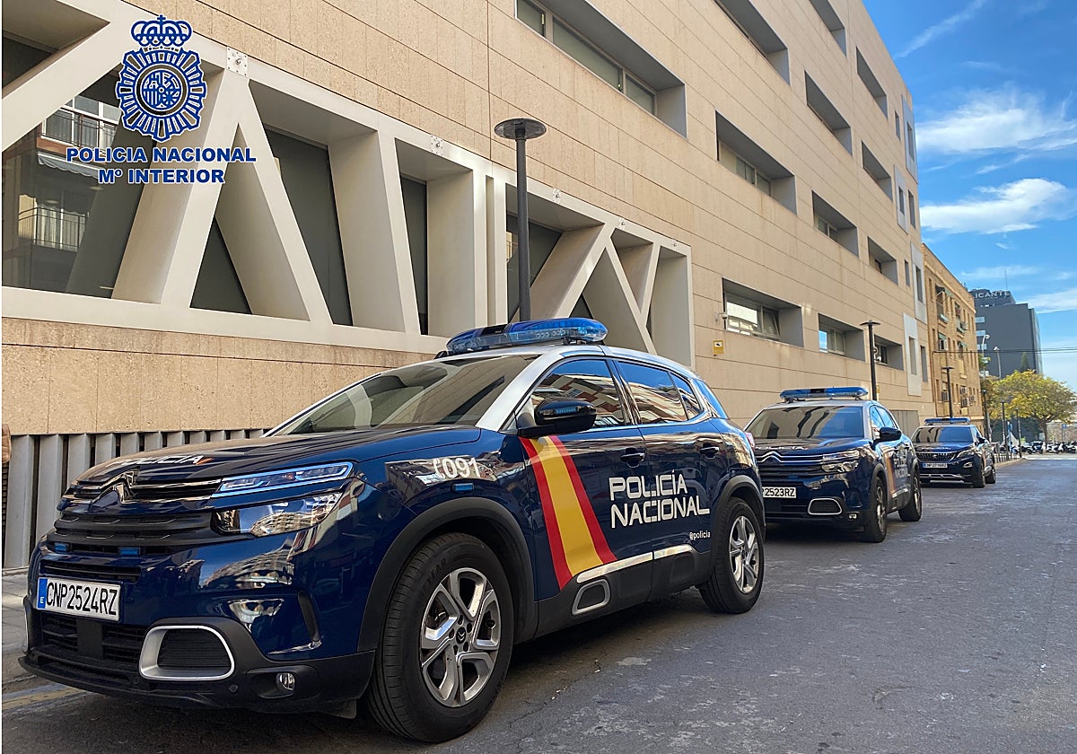 Coches patrulla de la Policía Nacional