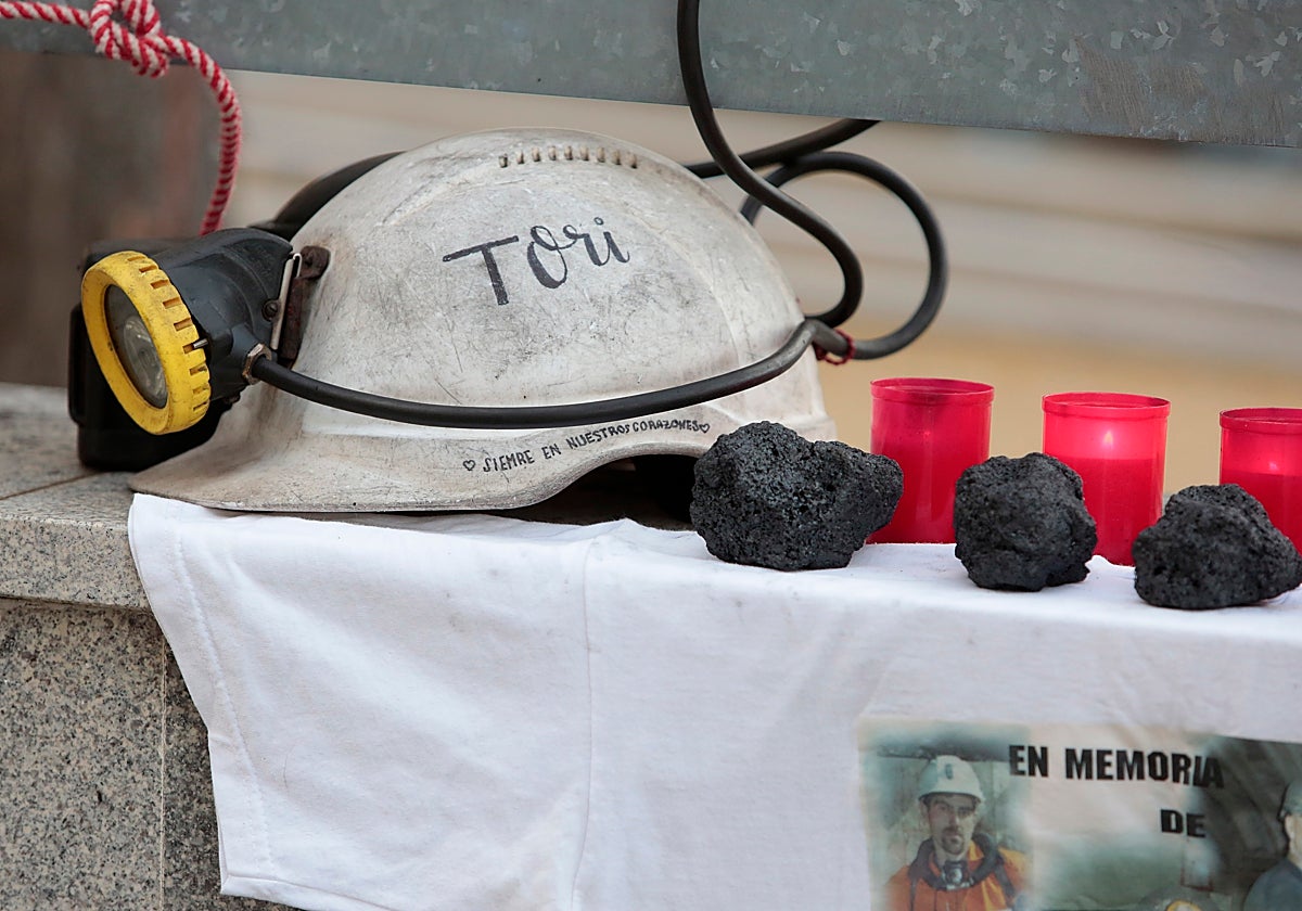 Durante las largas semanas que se ha prolongado el juicio, los familiares han tenido un recuerdo para las víctimas a las puertas de los juzgados