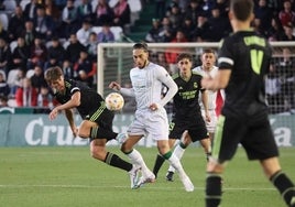 Gudelj volvería a jugar al fútbol en el Córdoba CF tras implantarse un desfibrilador automático en su corazón