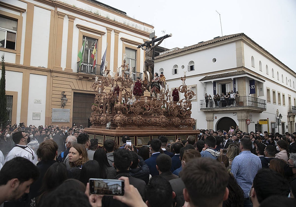 El Cristo de la Providencia, en la plaza de la Trinidad, el Viernes de Dolores de 2022