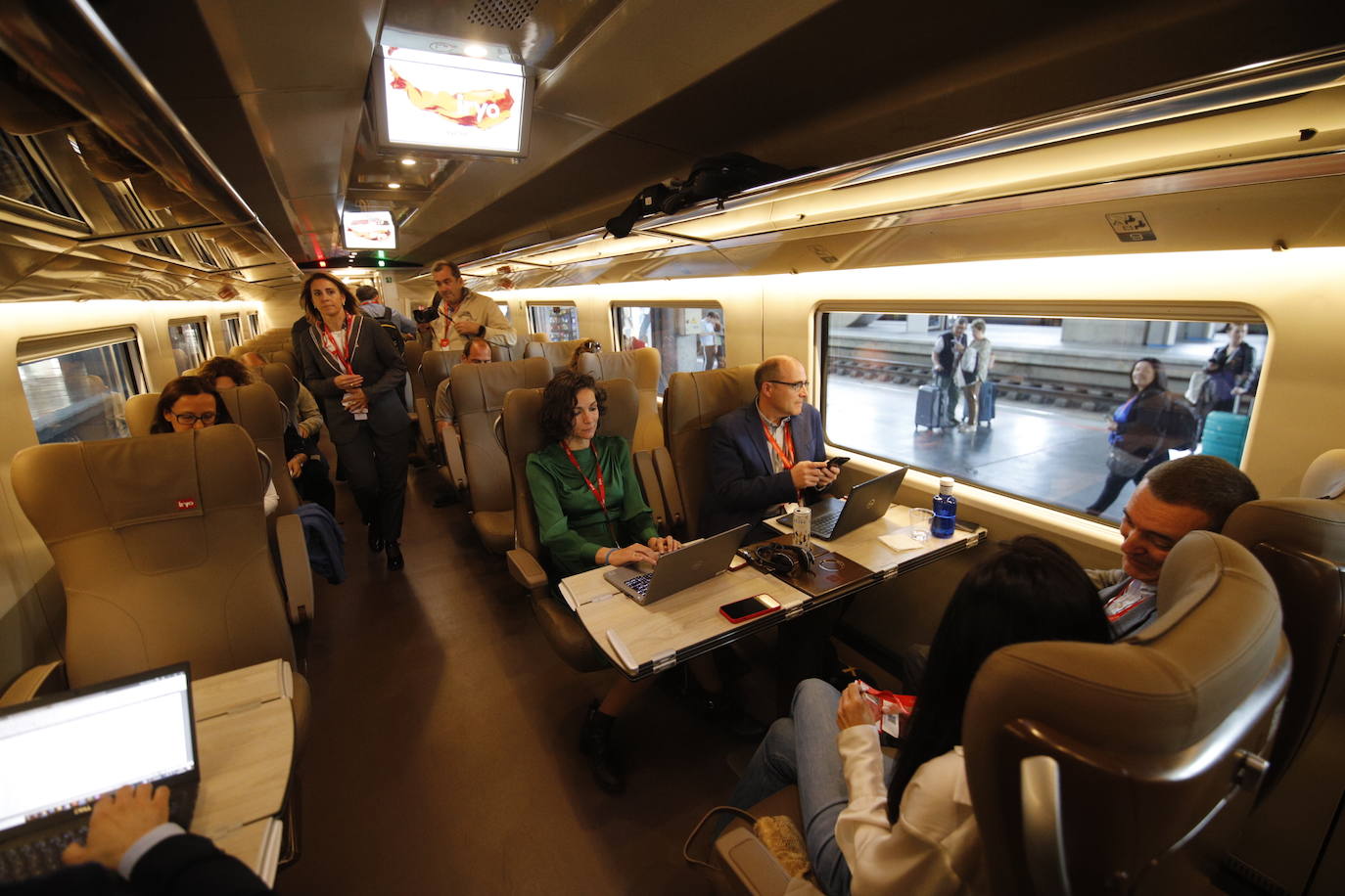 El viaje inaugural de las &#039;flechas rojas&#039; de Iryo desde Córdoba, en imágenes