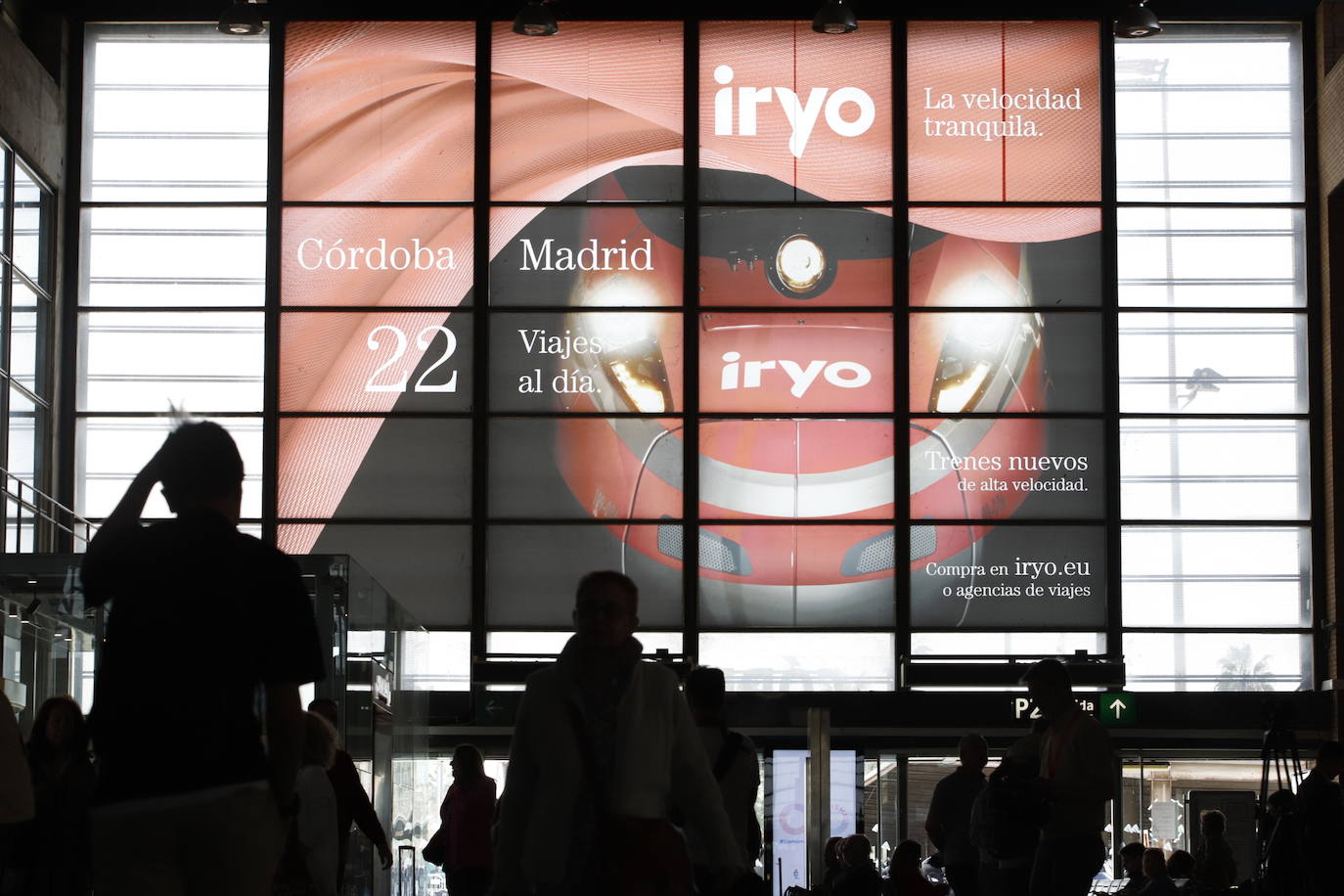 El viaje inaugural de las &#039;flechas rojas&#039; de Iryo desde Córdoba, en imágenes