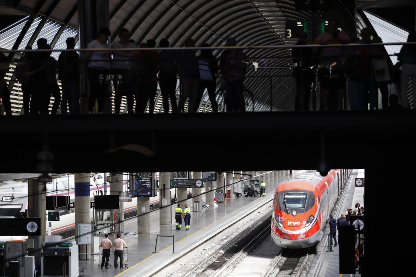 El viaje inaugural de las &#039;flechas rojas&#039; de Iryo desde Córdoba, en imágenes