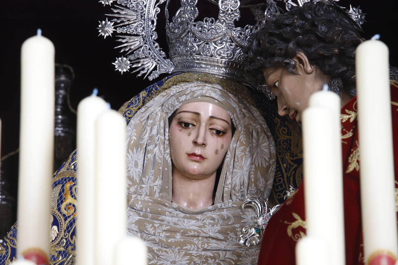 El besamanos de la Virgen de la Paz de Córdoba, en imágenes