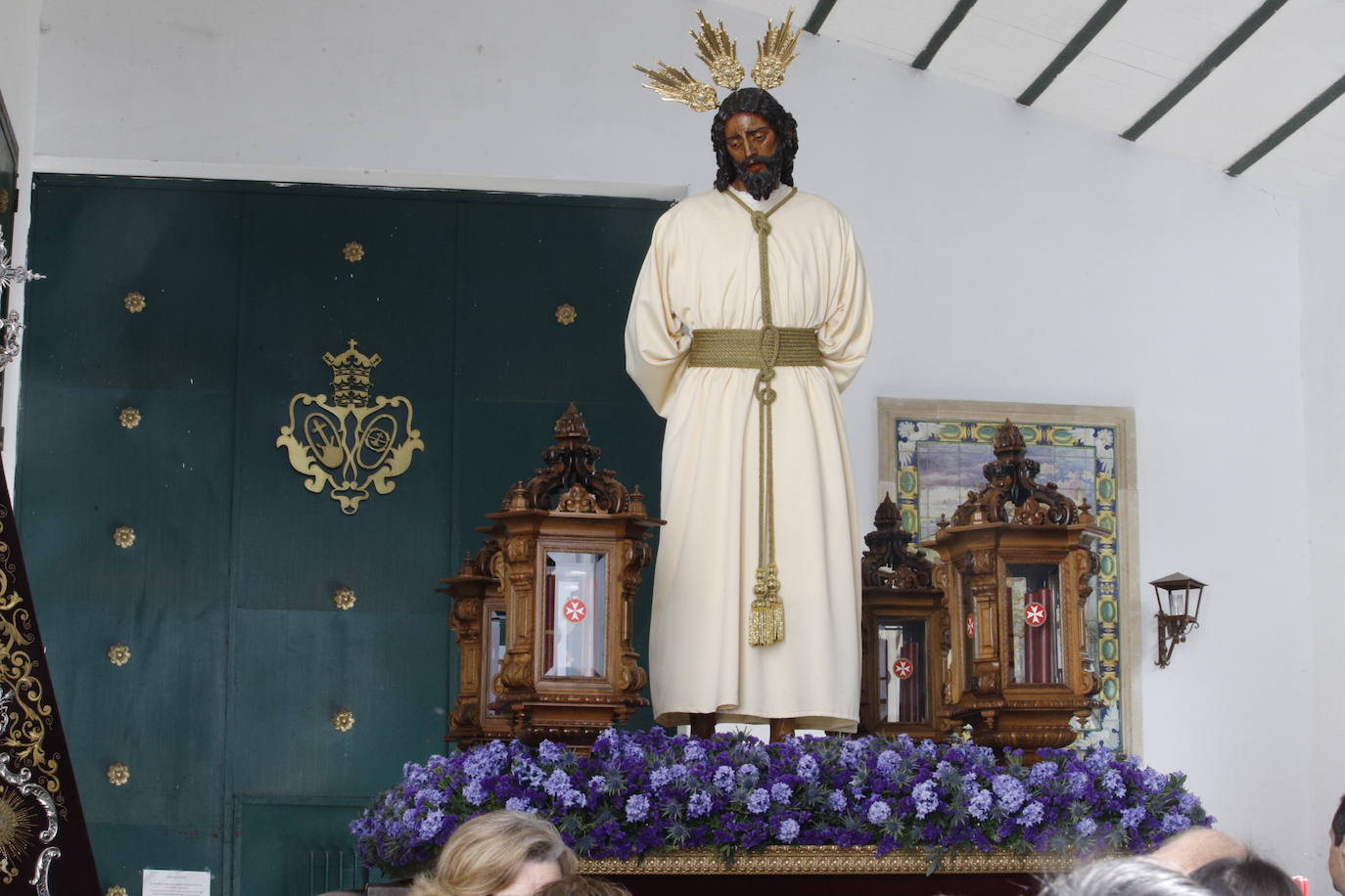 El besamanos de la Virgen de la Paz de Córdoba, en imágenes