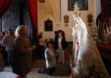 El besamanos de la Virgen de la Paz de Córdoba, en imágenes