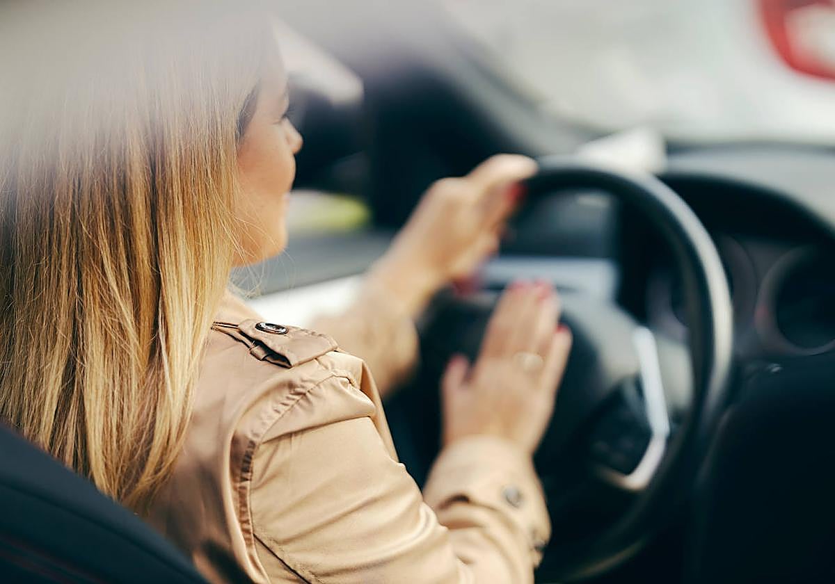 Mujeres que han superado el cáncer se quejan de las trabas para renovar el carné