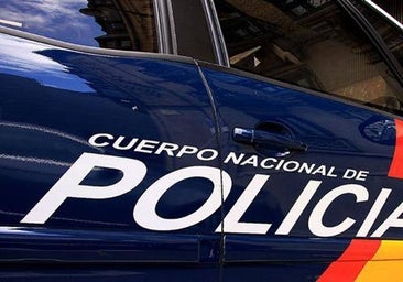 Agentes de Policía salvan la vida 'in extremis' a una mujer agarrándola por los tobillos tras lanzarse desde una novena planta