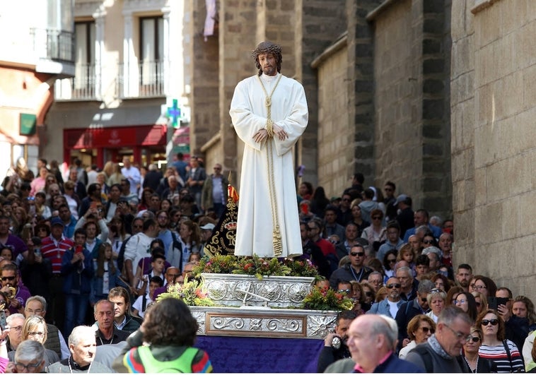 De las concepcionistas a la catedral: el traslado del Cristo Nazareno Cautivo