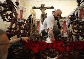 Los ilusionados preparativos de las cofradías de Córdoba, en imágenes