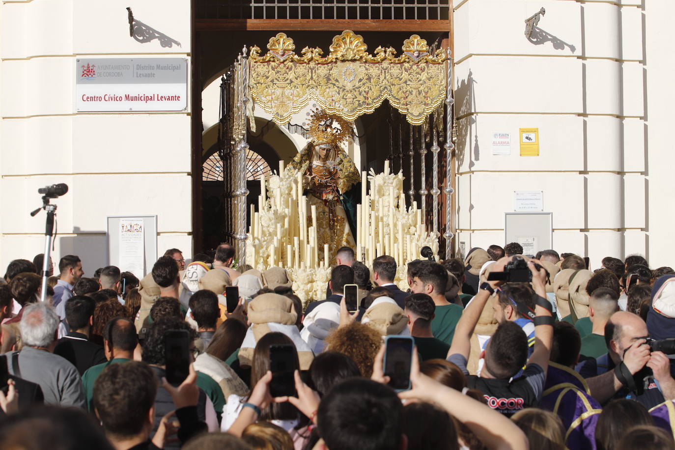 La procesión de la Virgen de la O el Sábado de Pasión de Córdoba, en imágenes