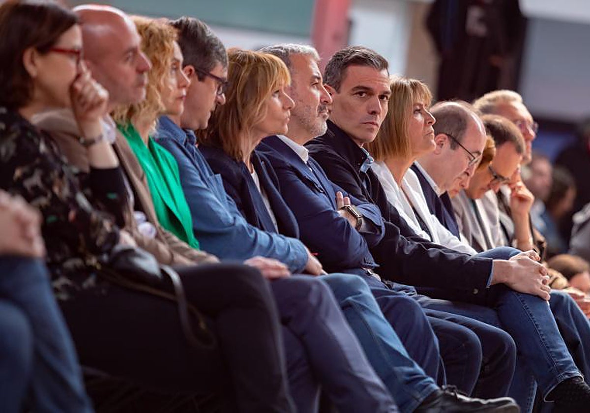 Sánchez recurre a González y Zapatero para defender que sus leyes traen «progreso»