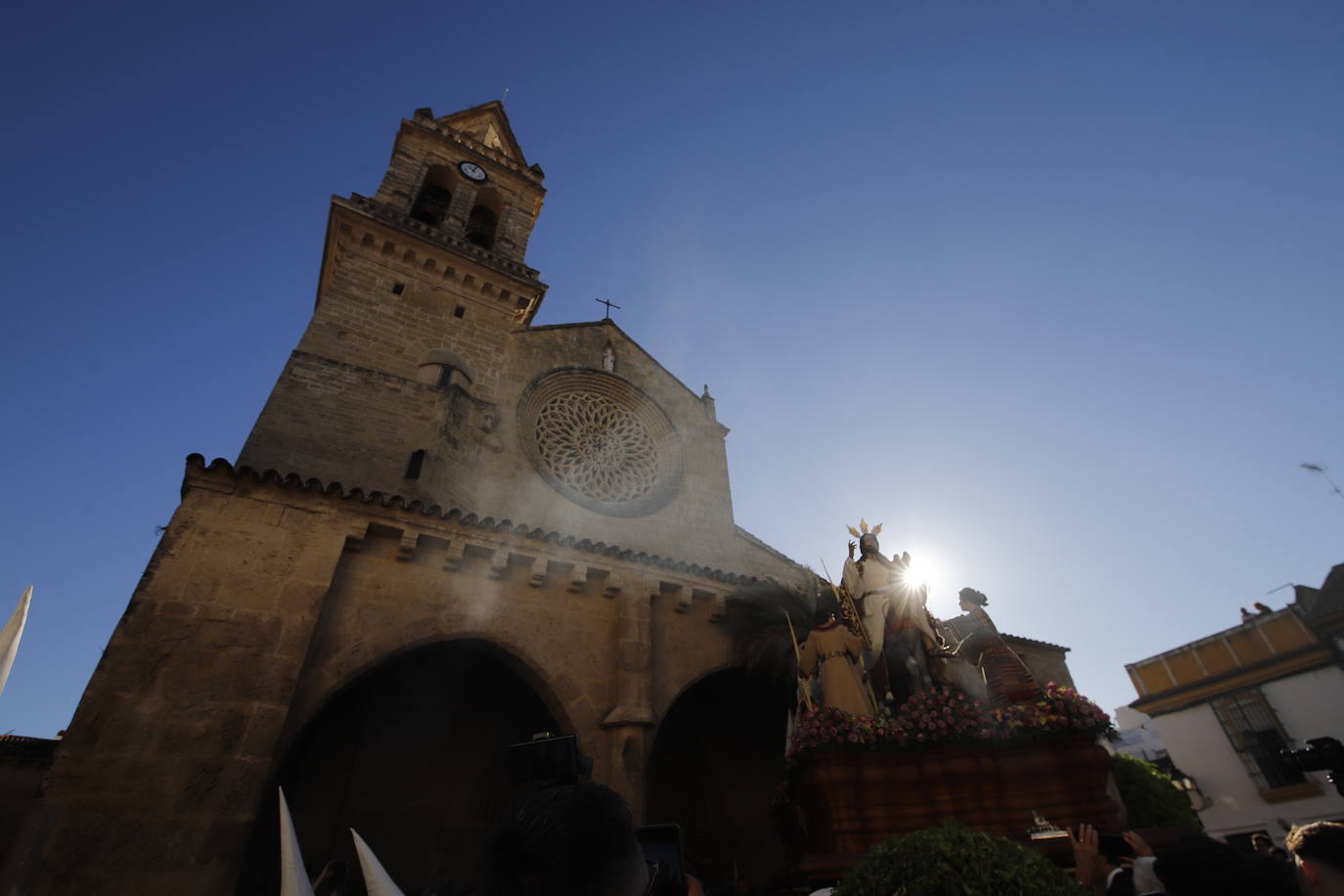 La esperada salida de la Entrada Triunfal el Domingo de Ramos de Córdoba, en imágenes