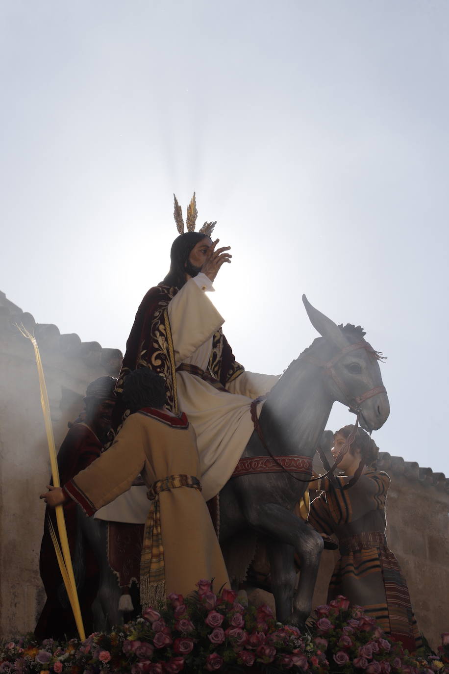 La esperada salida de la Entrada Triunfal el Domingo de Ramos de Córdoba, en imágenes