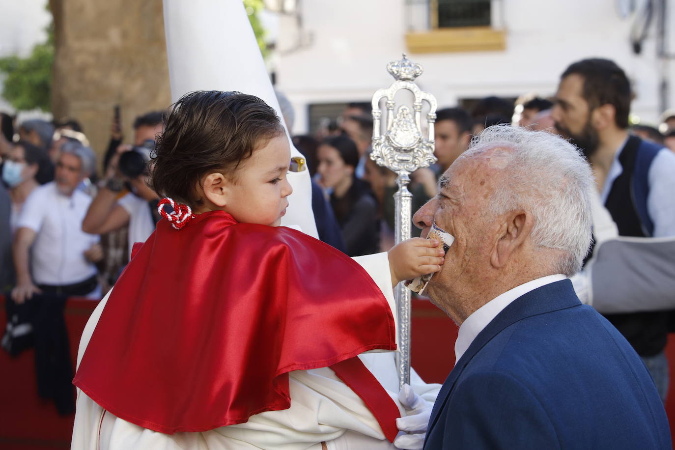 La esperada salida de la Entrada Triunfal el Domingo de Ramos de Córdoba, en imágenes