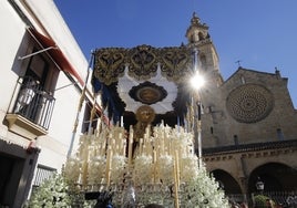 La esperada salida de la Entrada Triunfal el Domingo de Ramos de Córdoba, en imágenes