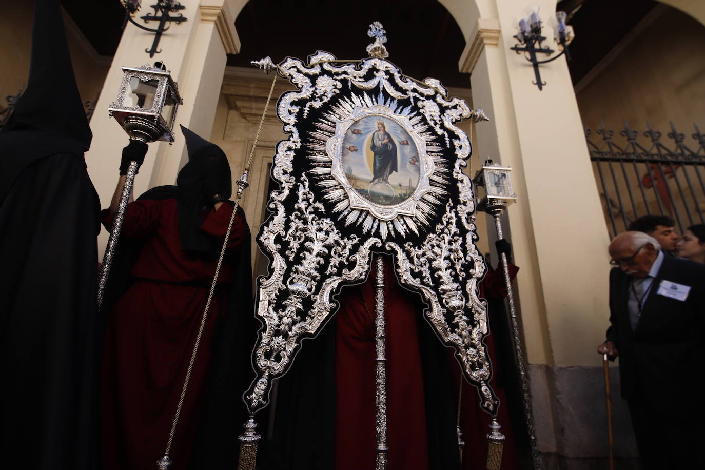 El multitudinario desfile de las Penas de Santiago de Córdoba el Domingo de Ramos, en imágenes