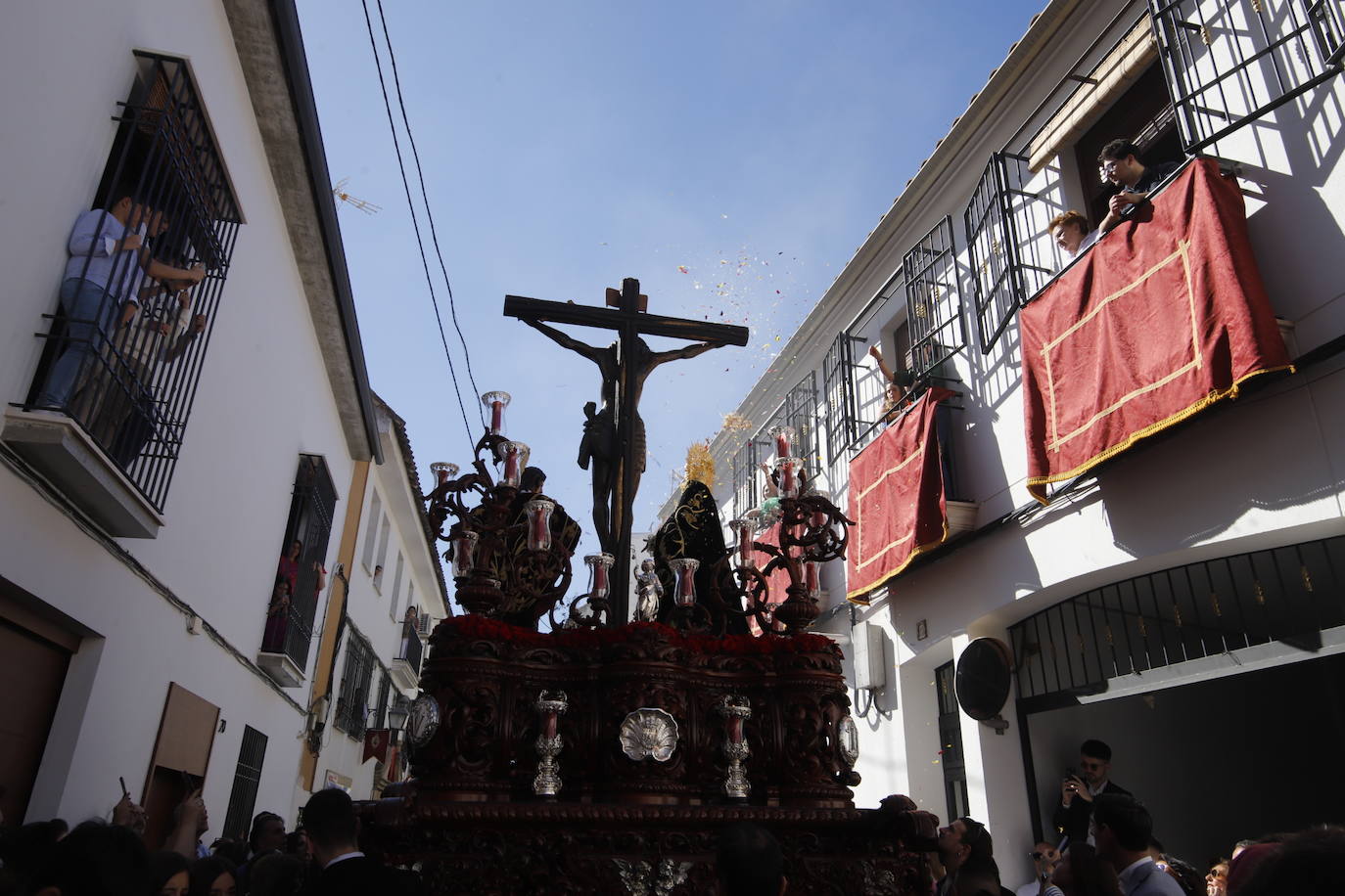 El multitudinario desfile de las Penas de Santiago de Córdoba el Domingo de Ramos, en imágenes