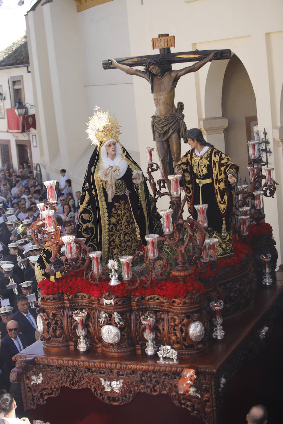 El multitudinario desfile de las Penas de Santiago de Córdoba el Domingo de Ramos, en imágenes