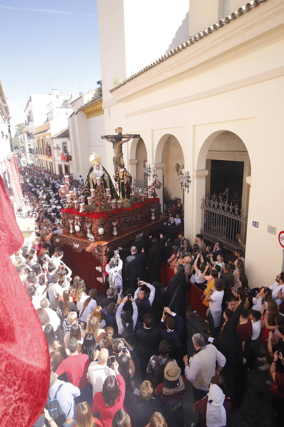 El multitudinario desfile de las Penas de Santiago de Córdoba el Domingo de Ramos, en imágenes