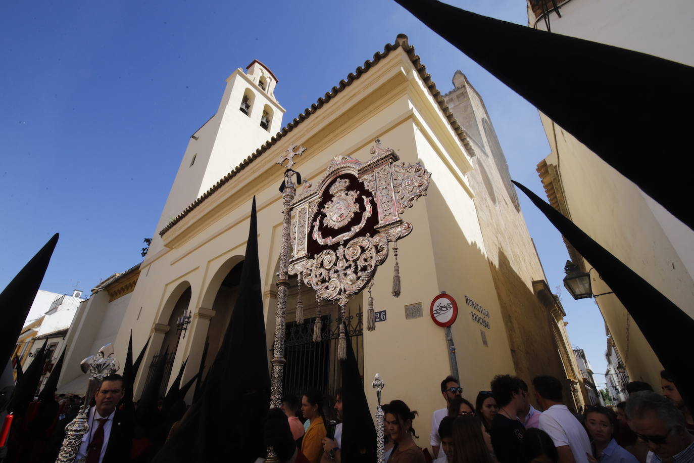 El multitudinario desfile de las Penas de Santiago de Córdoba el Domingo de Ramos, en imágenes