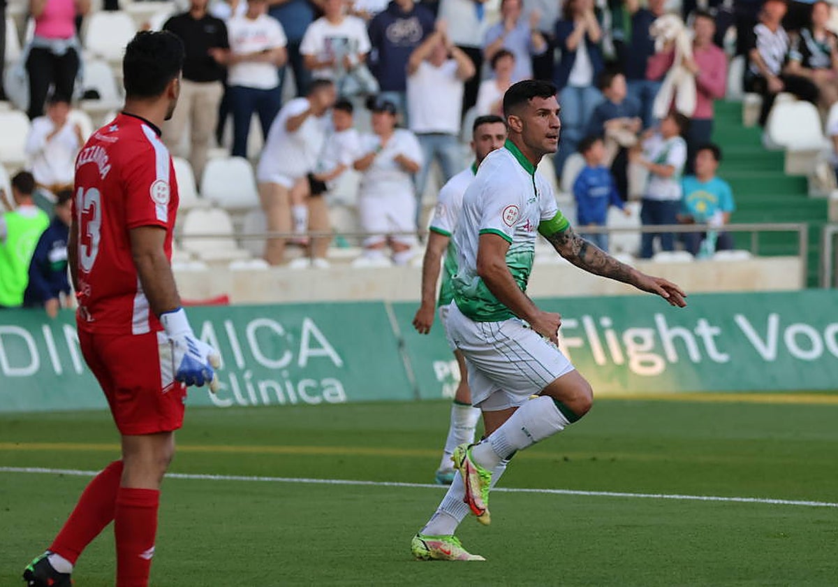 Willy, durante el encuentro ante el Racing de Ferrol en El Arcángel