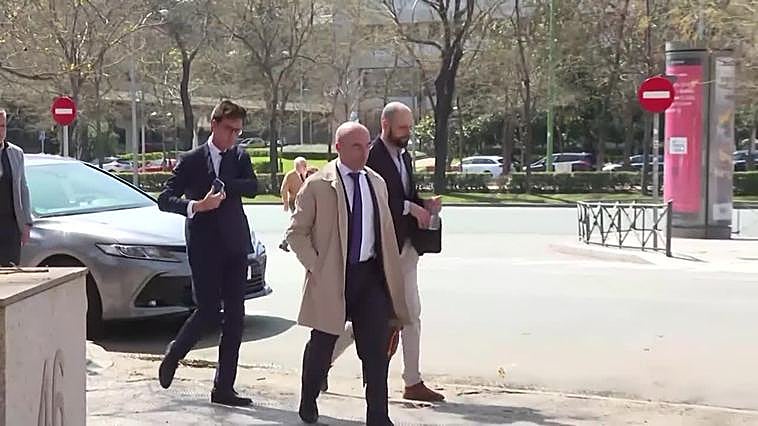 La derecha tilda a 'Sumar' de proyecto "artificial" y de "comunismo maquillado"