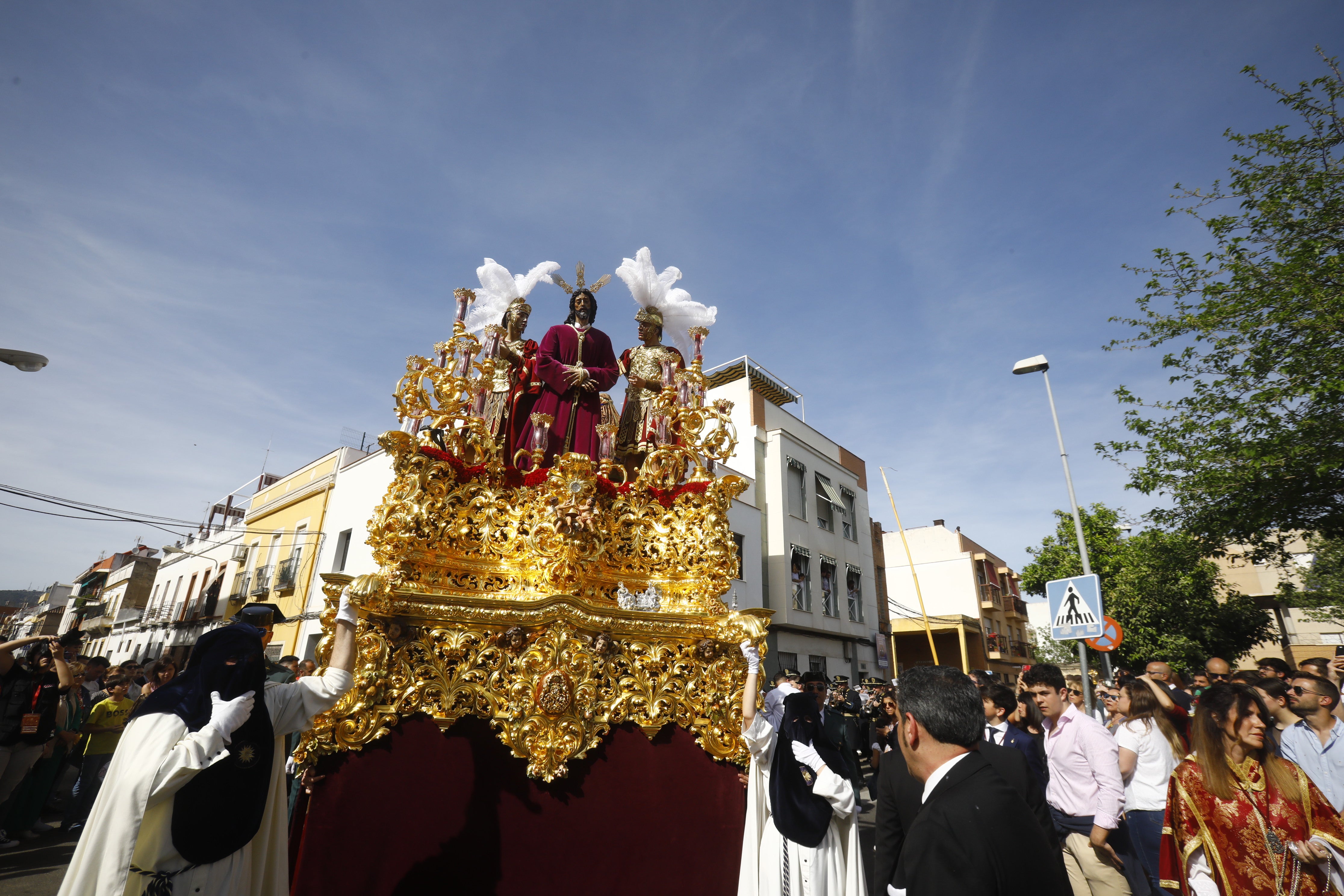 Fotos | Barrio y sentir popular de la Estrella en el Lunes Santo