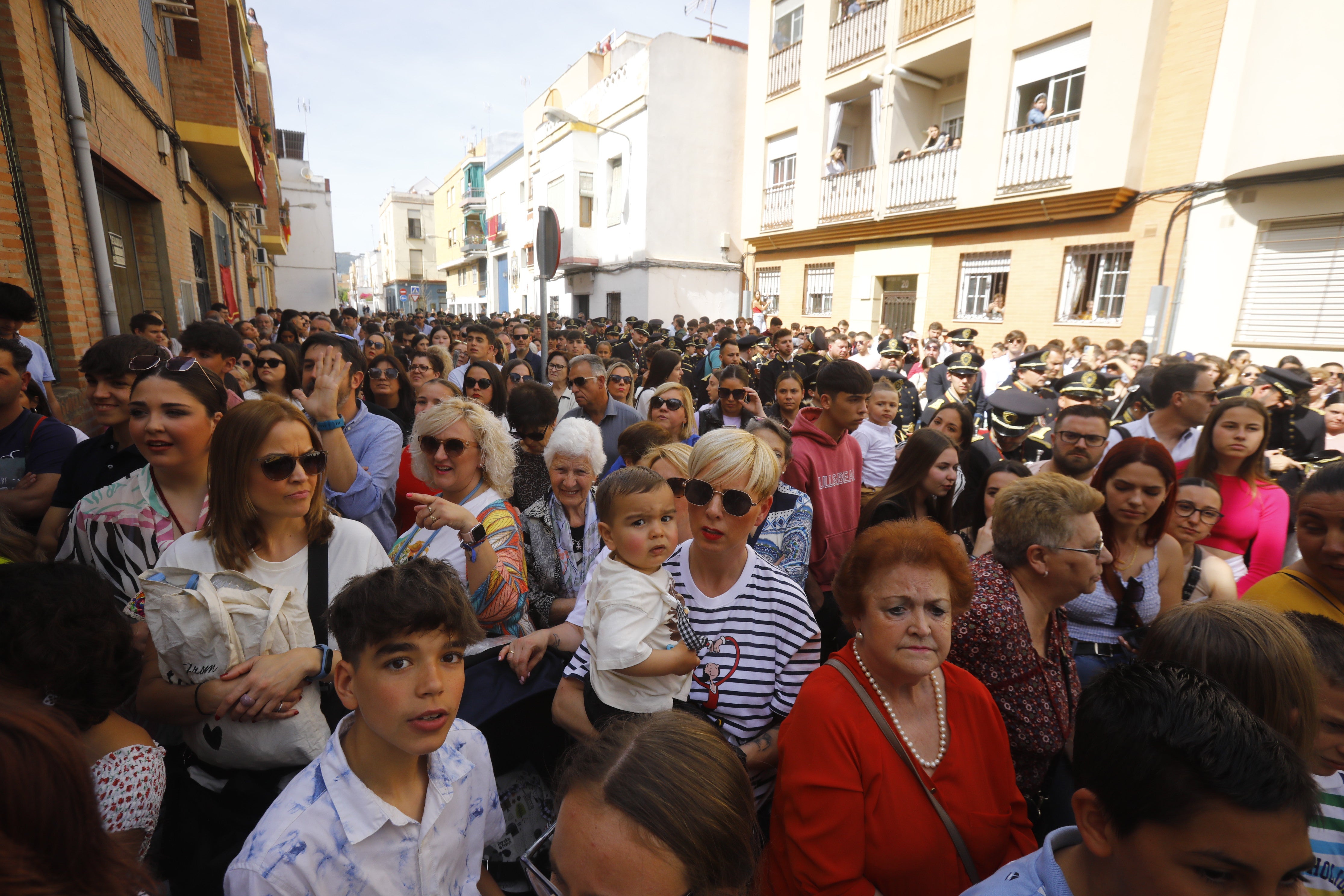 Fotos | Barrio y sentir popular de la Estrella en el Lunes Santo