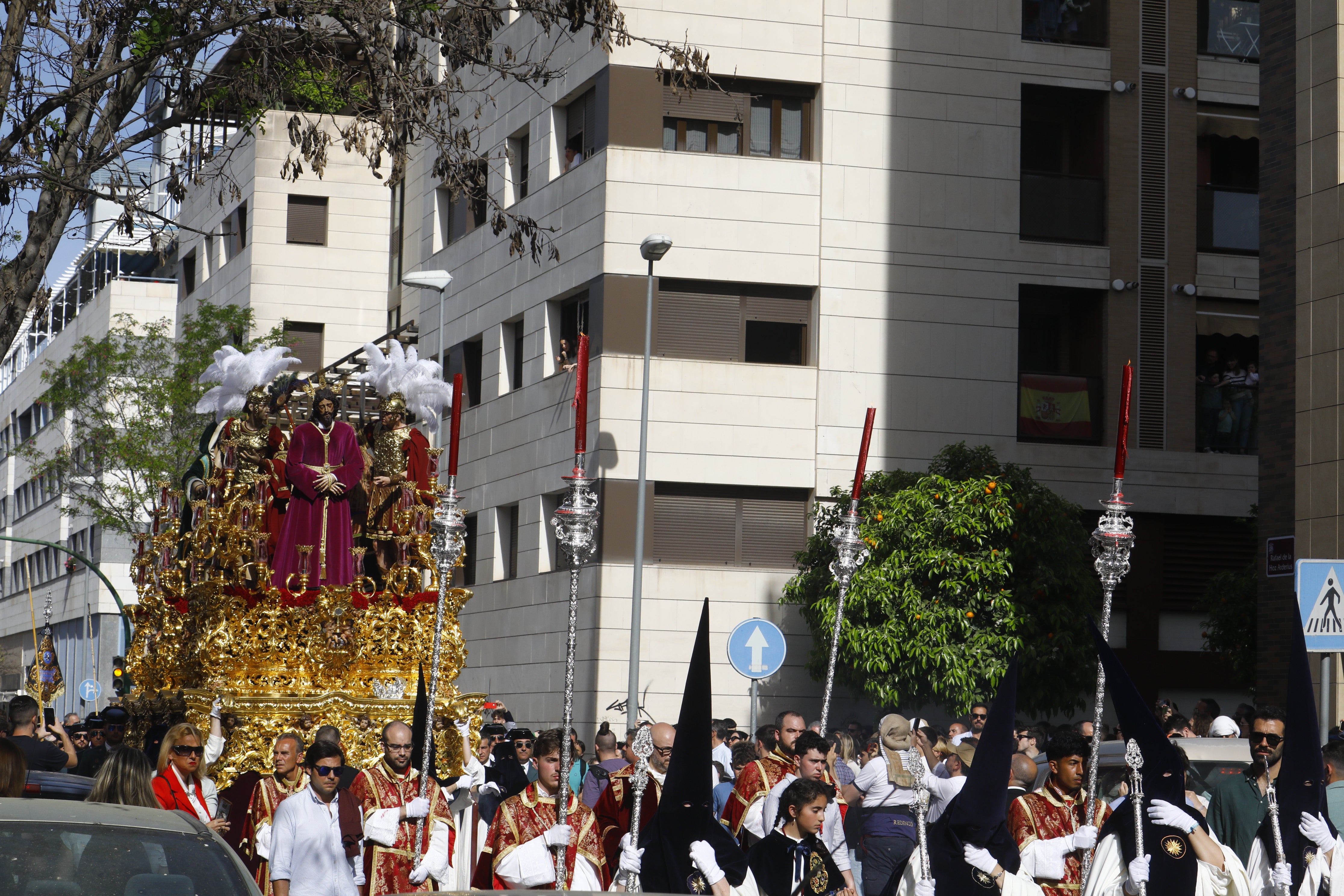 Fotos | Barrio y sentir popular de la Estrella en el Lunes Santo