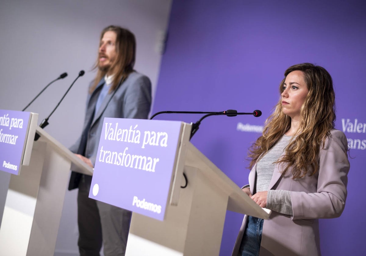 Los portavoces de Podemos, Pablo Fernández y María Teresa Pérez