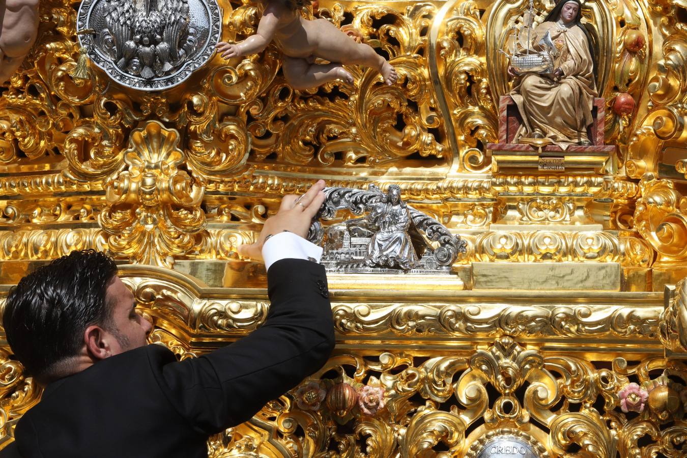 Fotos |Lunes Santo: la luminosa hermandad de la Merced, en imágenes