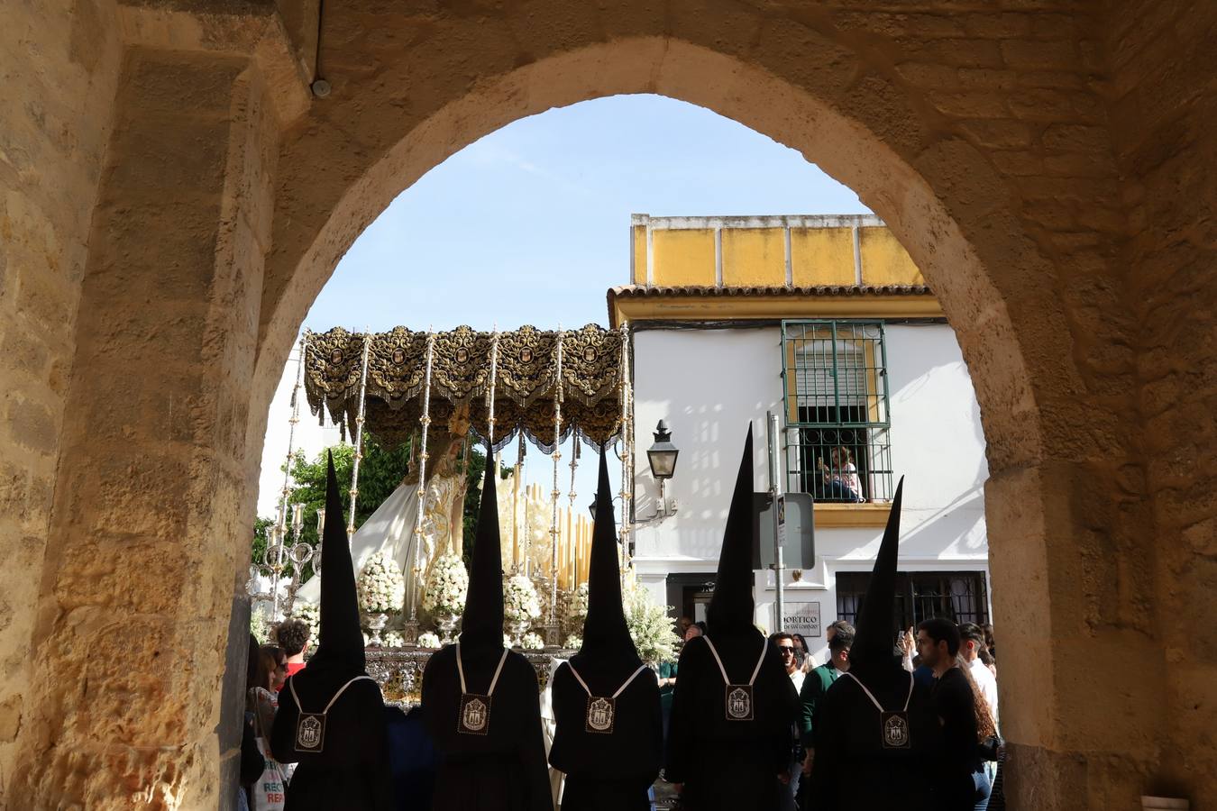 Fotos |Lunes Santo: la luminosa hermandad de la Merced, en imágenes