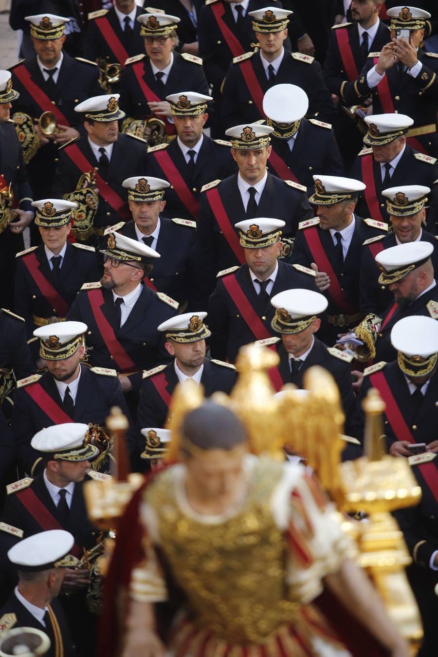 La elegante procesión de La Sentencia en el Lunes Santo de Córdoba, en imágenes