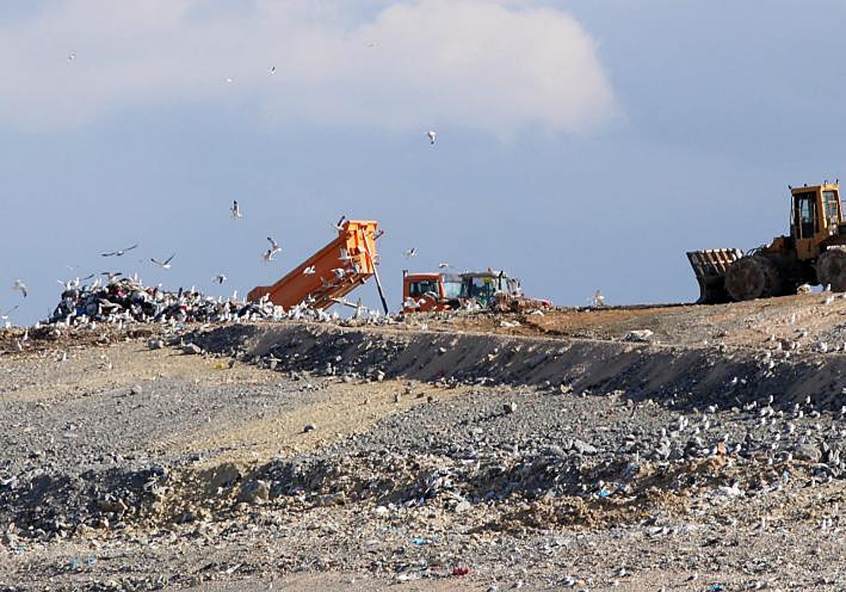 Imagen de archivo de un vertedero ubicado en Alicante