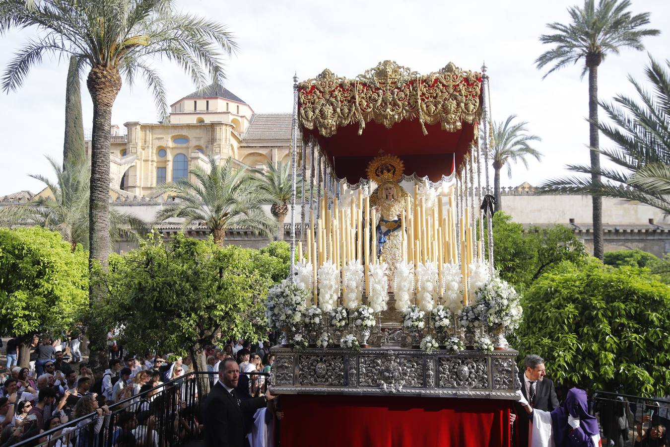 De Córdoba al Naranjo, la vibrante procesión de La Agonía, en imágenes