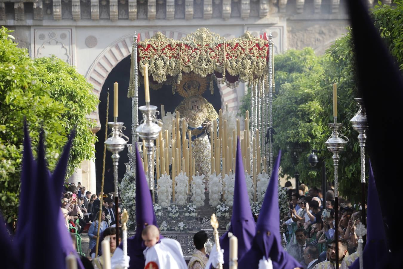De Córdoba al Naranjo, la vibrante procesión de La Agonía, en imágenes