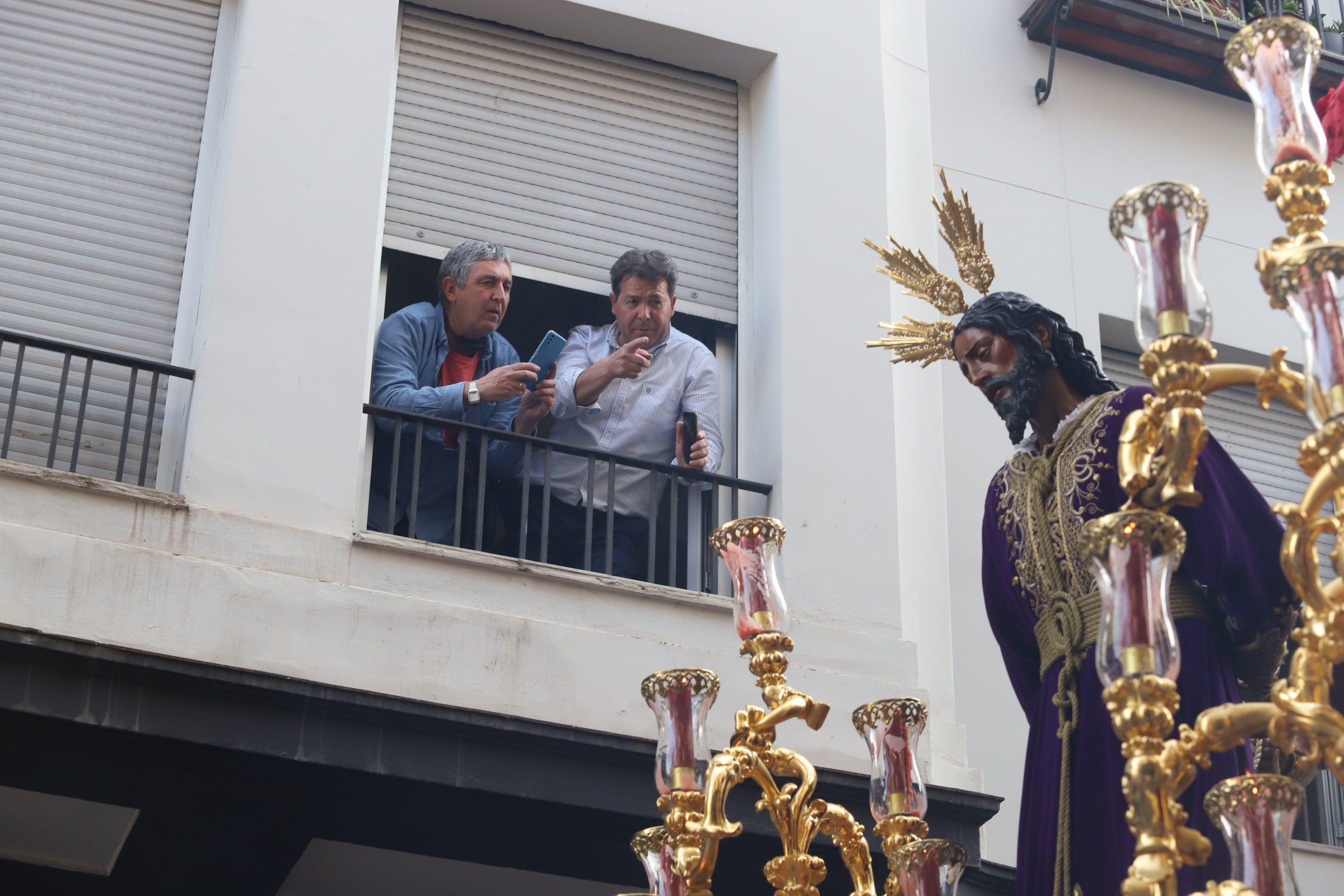 El clacisismo del Císter en la multitud de Capuchinos por el Martes Santo de Córdoba