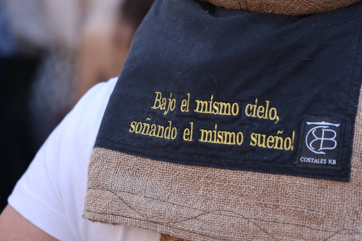 Imágenes | La pletórica Santa Faz camina con orgullo desde la Trinidad en el Martes Santo de Córdoba