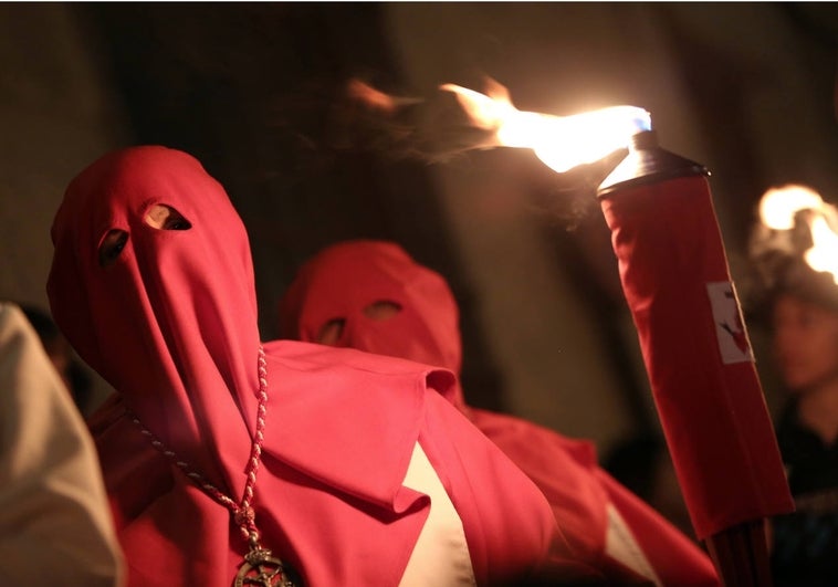 Martes Santo: procesión del Cristo de la Caridad, de los Ángeles y del Amor