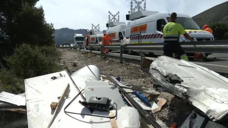 Accidentes y complican la operación salida en la Comunidad Valenciana en Cataluña