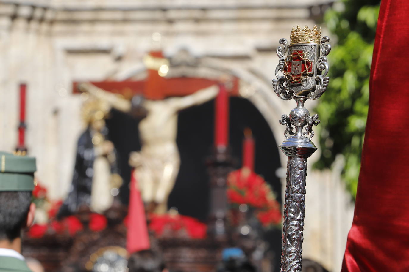 La identidad estética de la Caridad en su estación de penitencia, en imágenes
