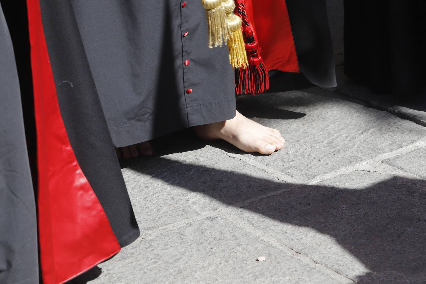 La identidad estética de la Caridad en su estación de penitencia, en imágenes