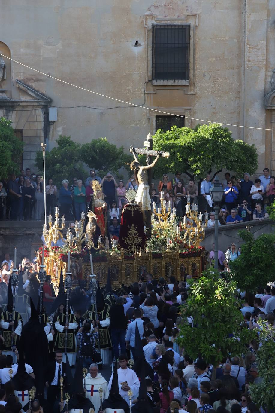 En imágenes, devoción honda al Cristo de Gracia
