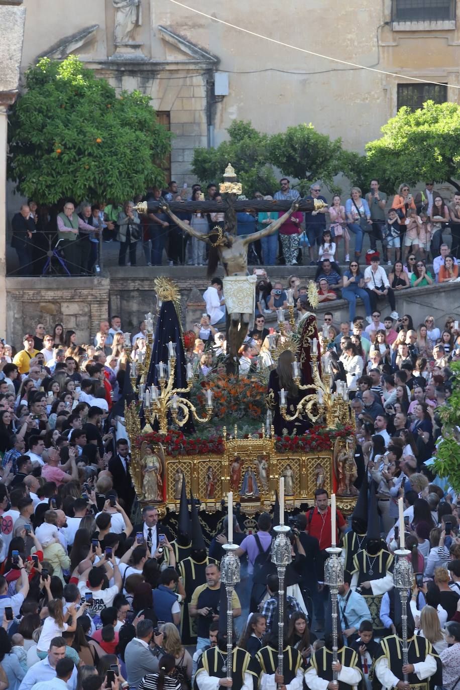 En imágenes, devoción honda al Cristo de Gracia