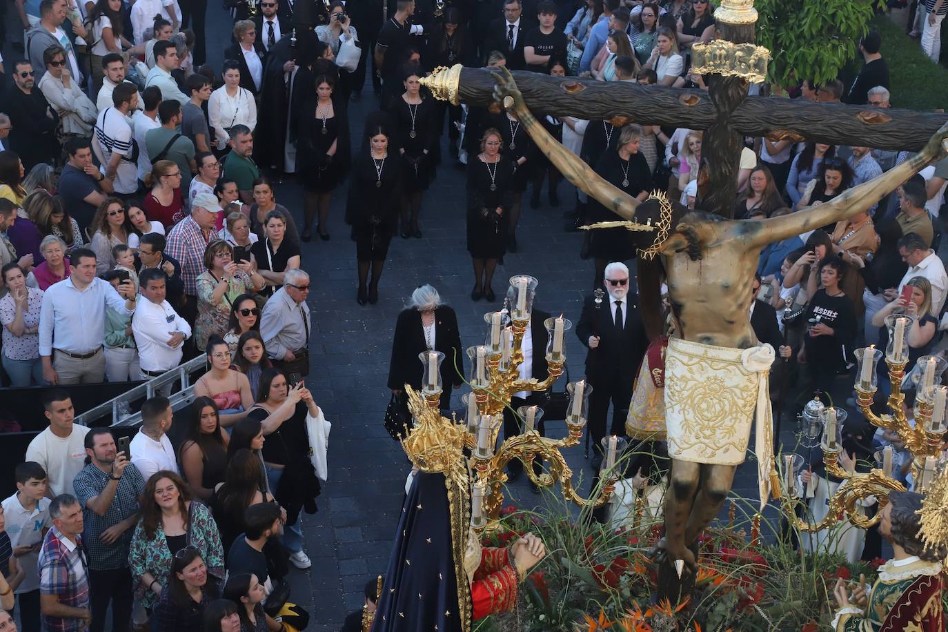 En imágenes, devoción honda al Cristo de Gracia