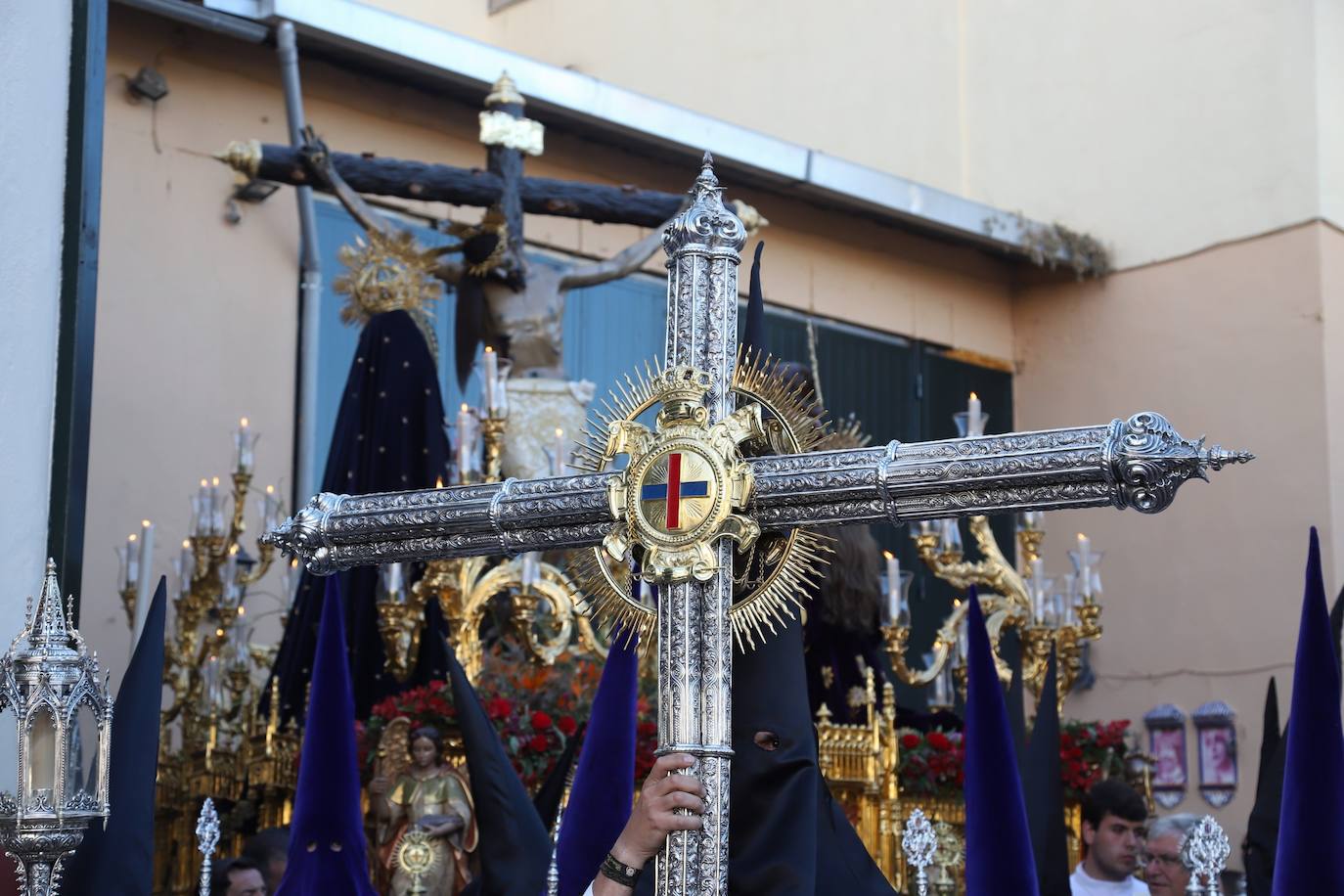 En imágenes, devoción honda al Cristo de Gracia