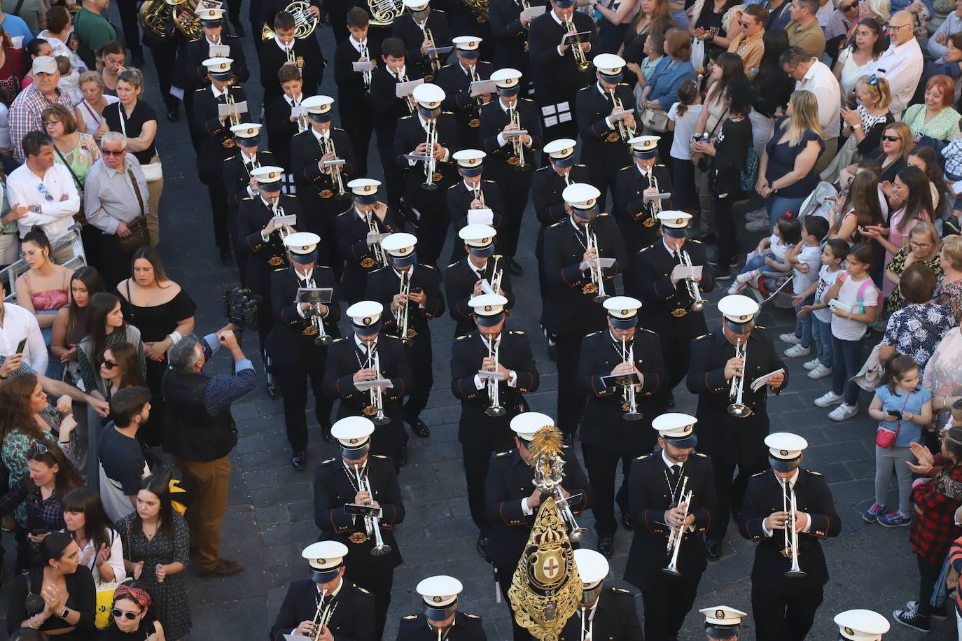 En imágenes, devoción honda al Cristo de Gracia