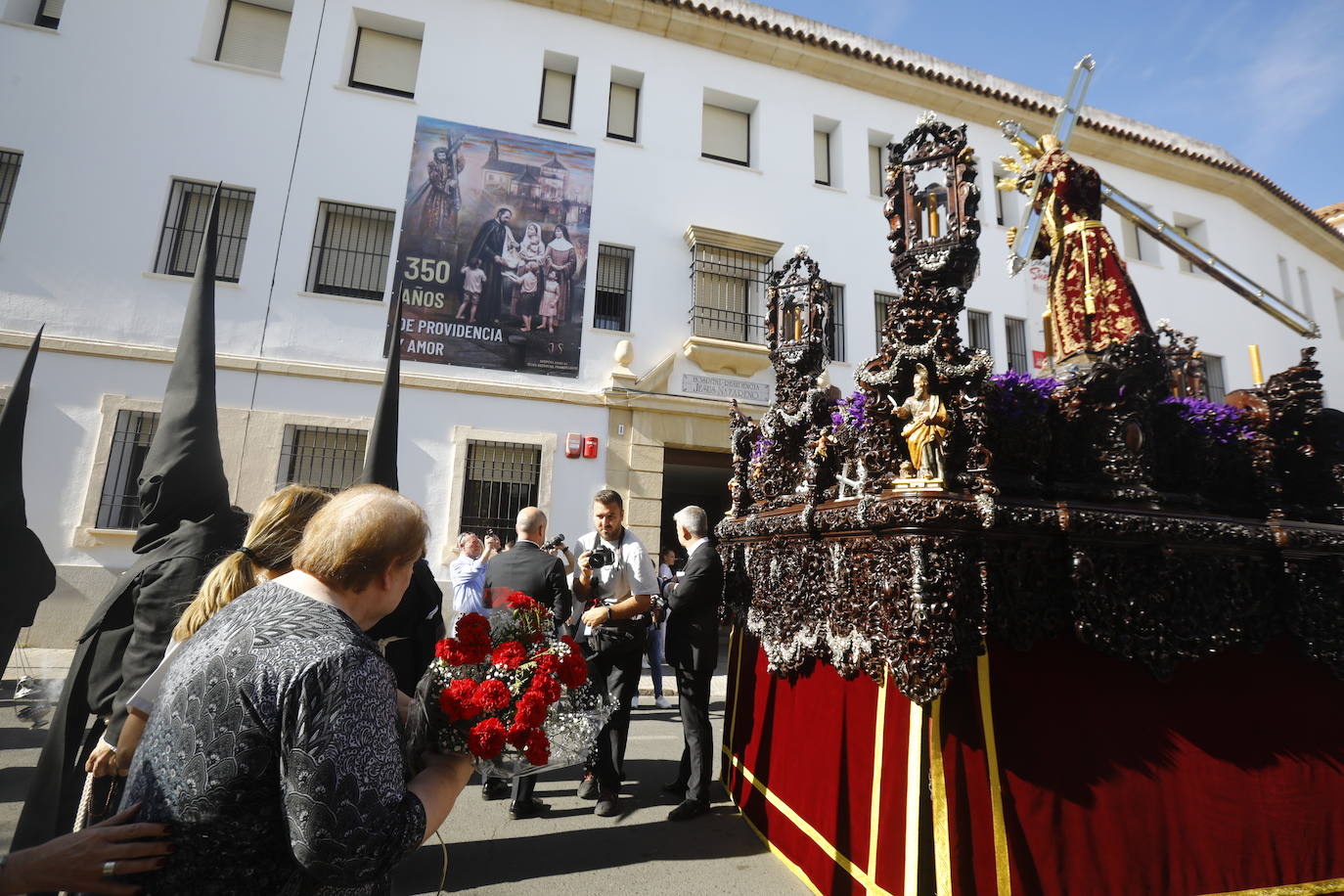 La solemnidad del Nazareno en su salida, en imágenes